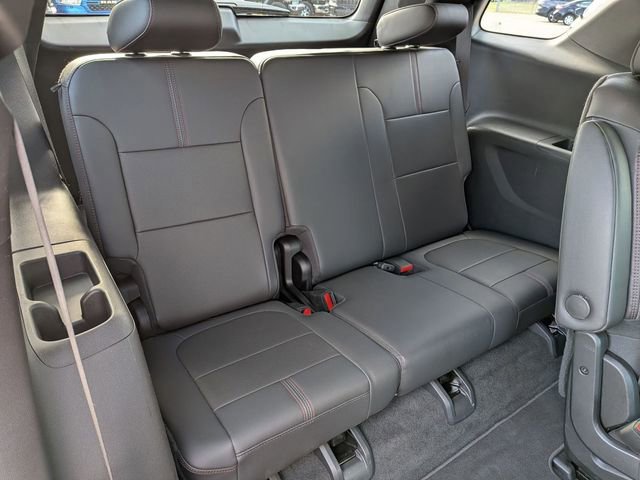 Used 2023 Chevrolet Traverse RS image 29
