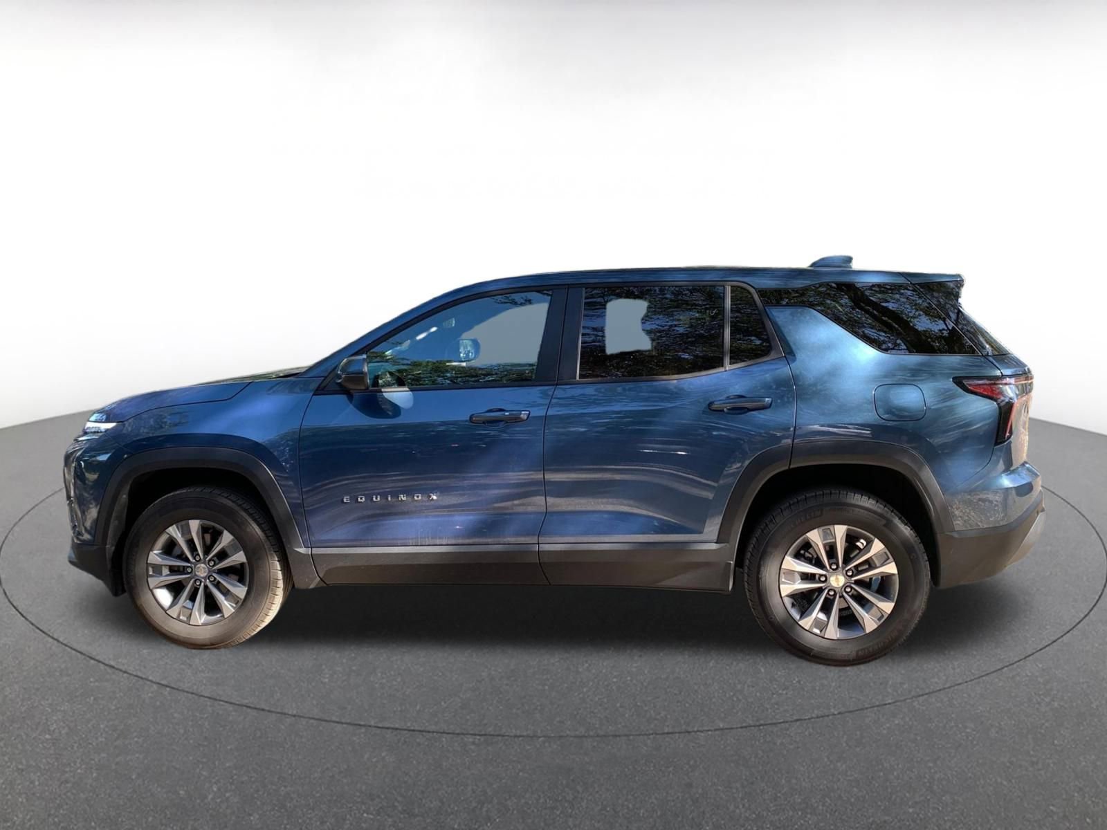 Used 2025 Chevrolet Equinox LT image 4