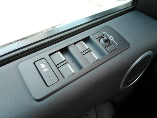 Used 2023 Land Rover Discovery S AWD/4WD image 43