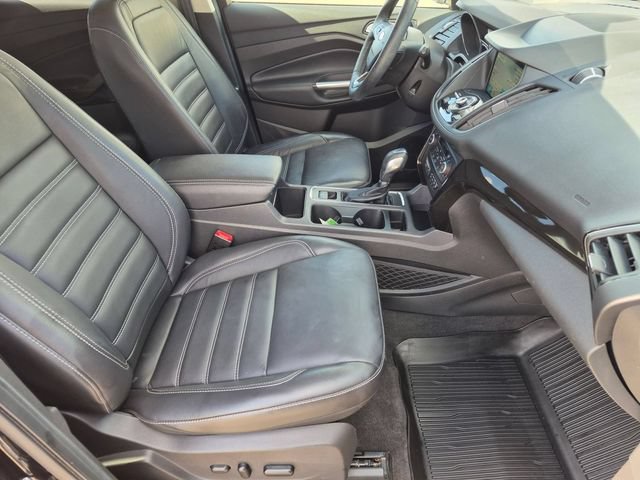 Used 2019 Ford Escape Titanium w/ U9j03 - Titanium Tow Package AWD/4WD image 31