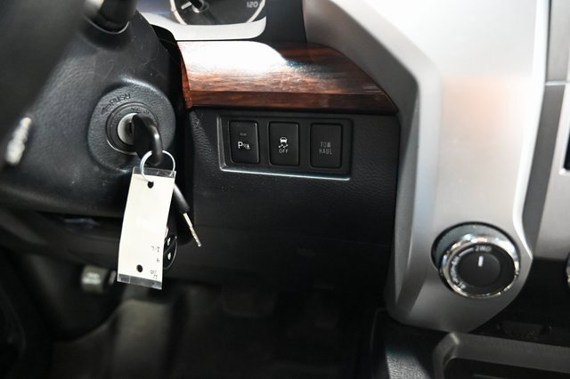 Used 2014 Toyota Tundra Limited w/ Limited Premium Package image 22