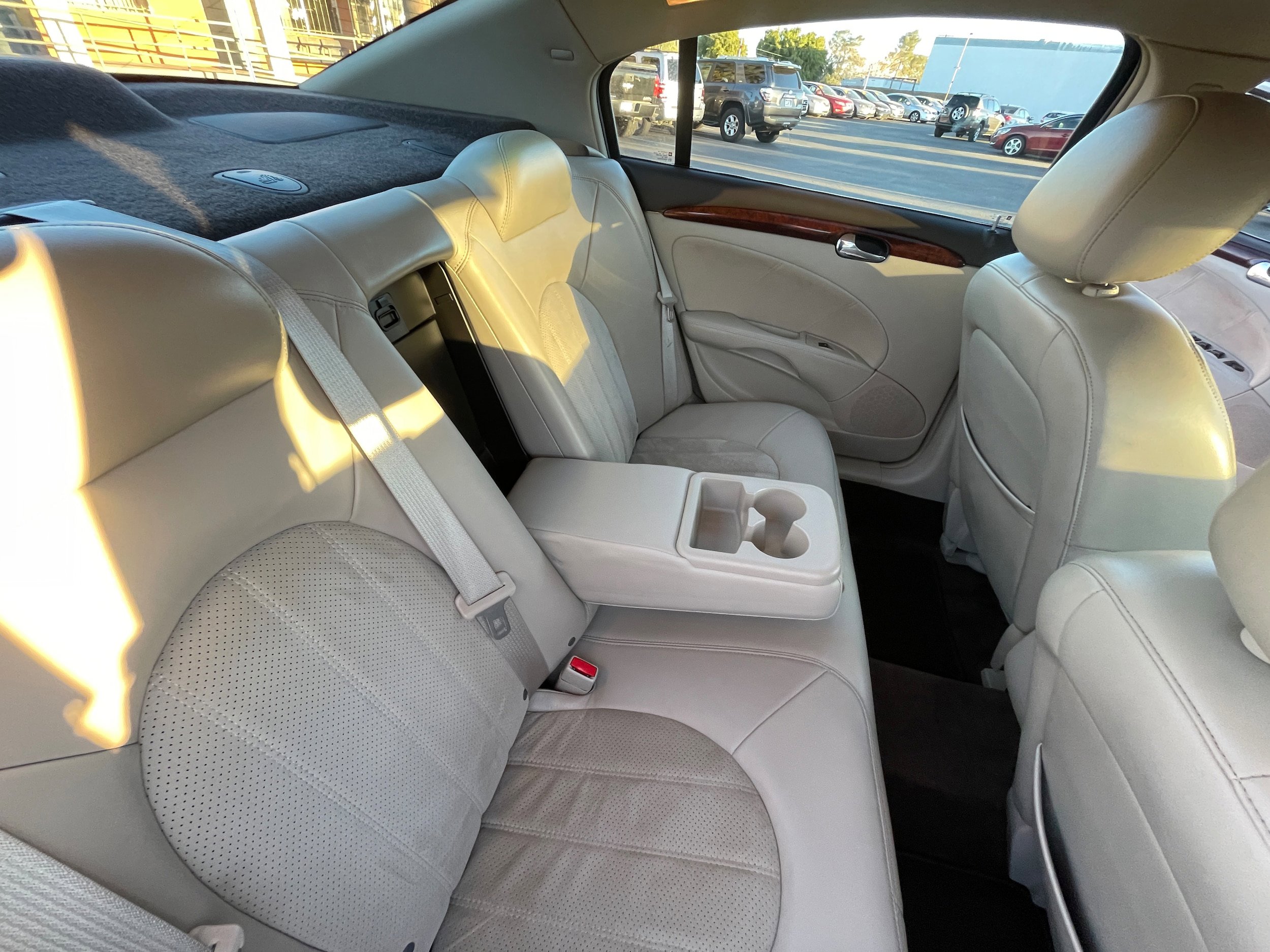 Used 2011 Buick Lucerne Super FWD image 28