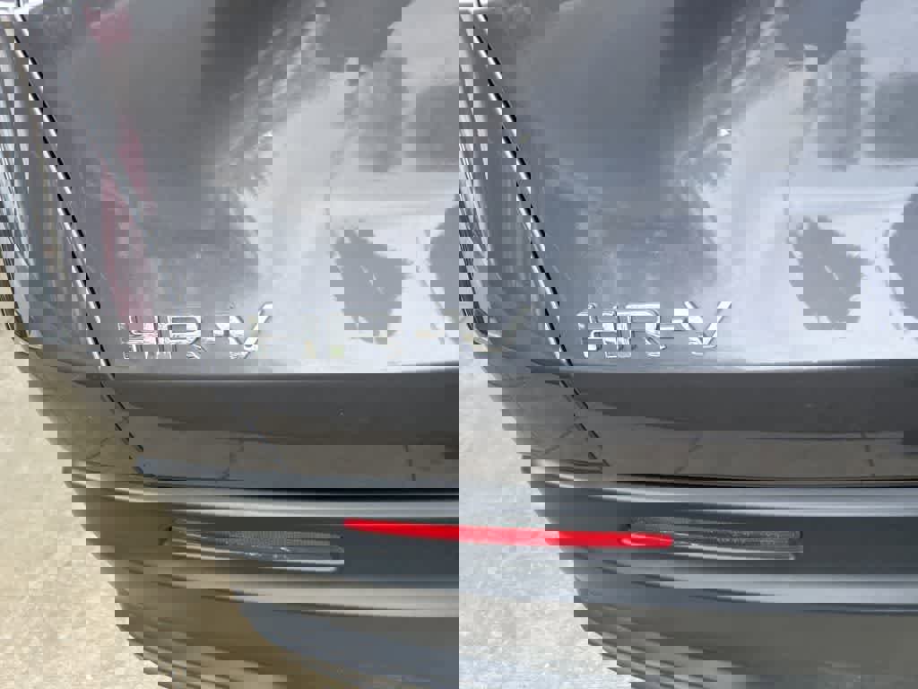 Used 2023 Honda HR-V LX image 42