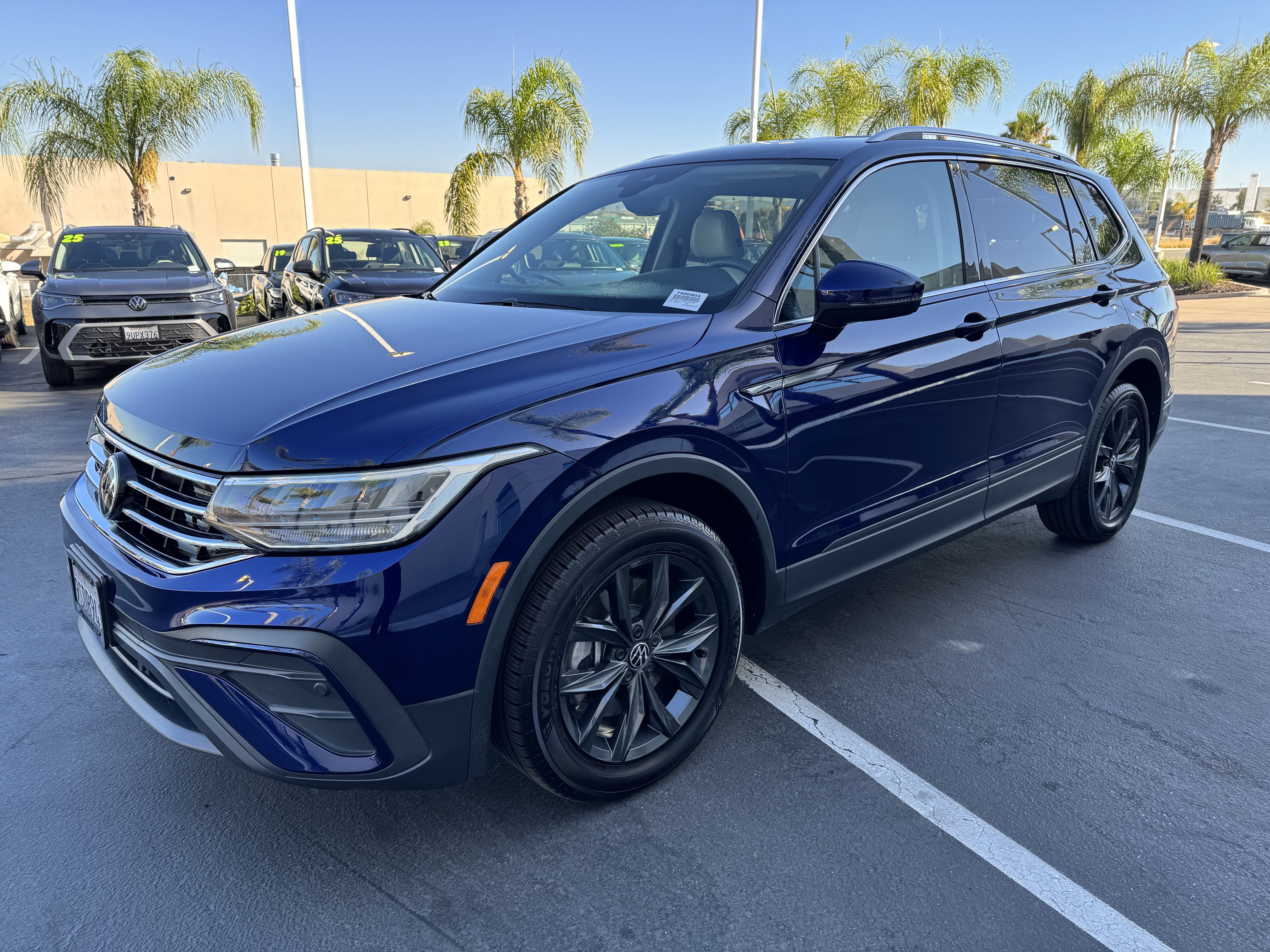 Certified 2024 Volkswagen Tiguan SE FWD image 4