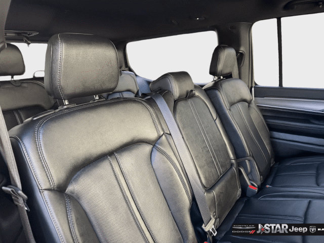 Used 2025 Jeep Wagoneer Series II w/ 8-Passenger Seating Package AWD/4WD image 28