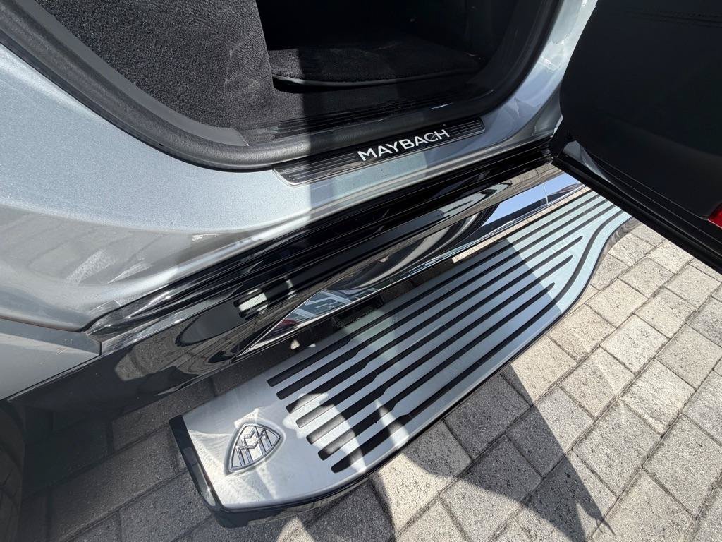 Used 2024 Mercedes-Benz Maybach GLS 600 4MATIC image 46