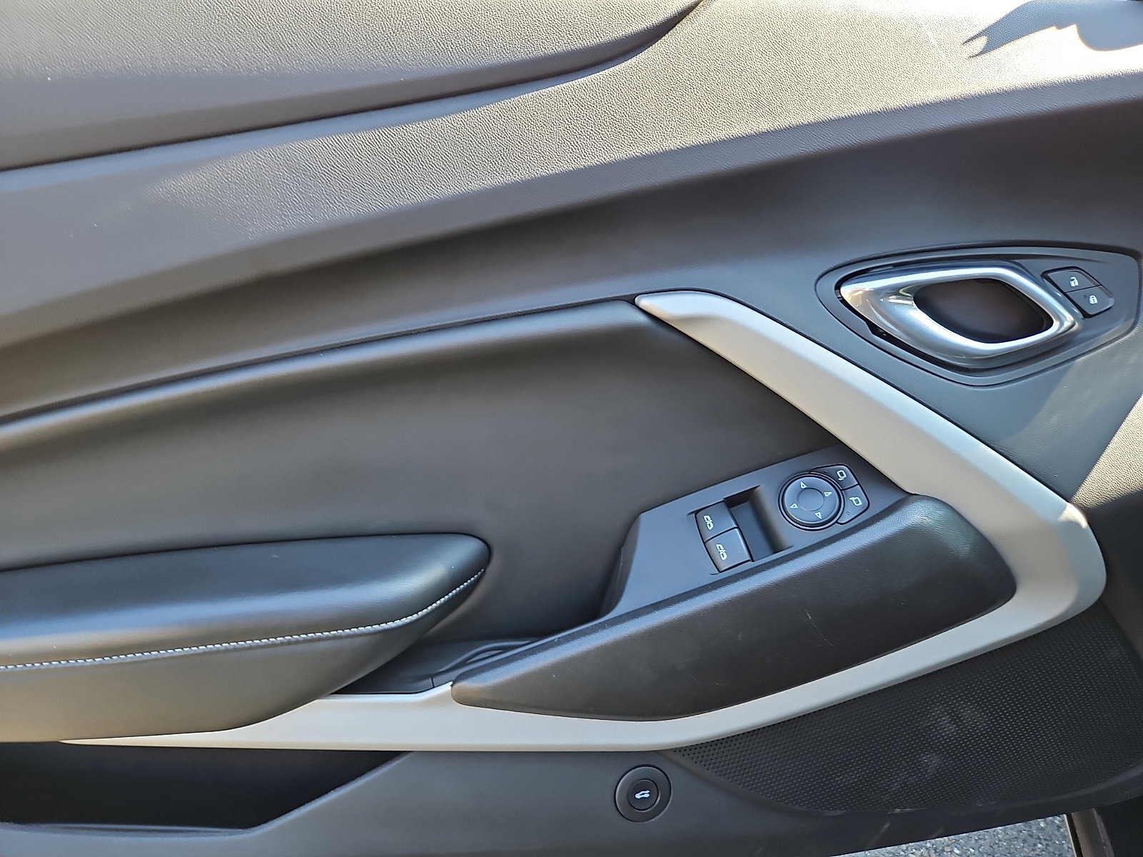 Used 2020 Chevrolet Camaro LS image 12