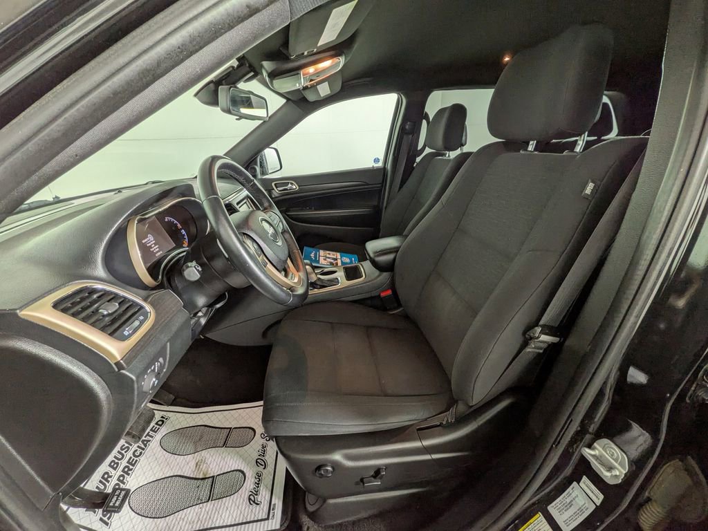 Used 2016 Jeep Grand Cherokee Laredo w/ Quick Order Package 23E image 16