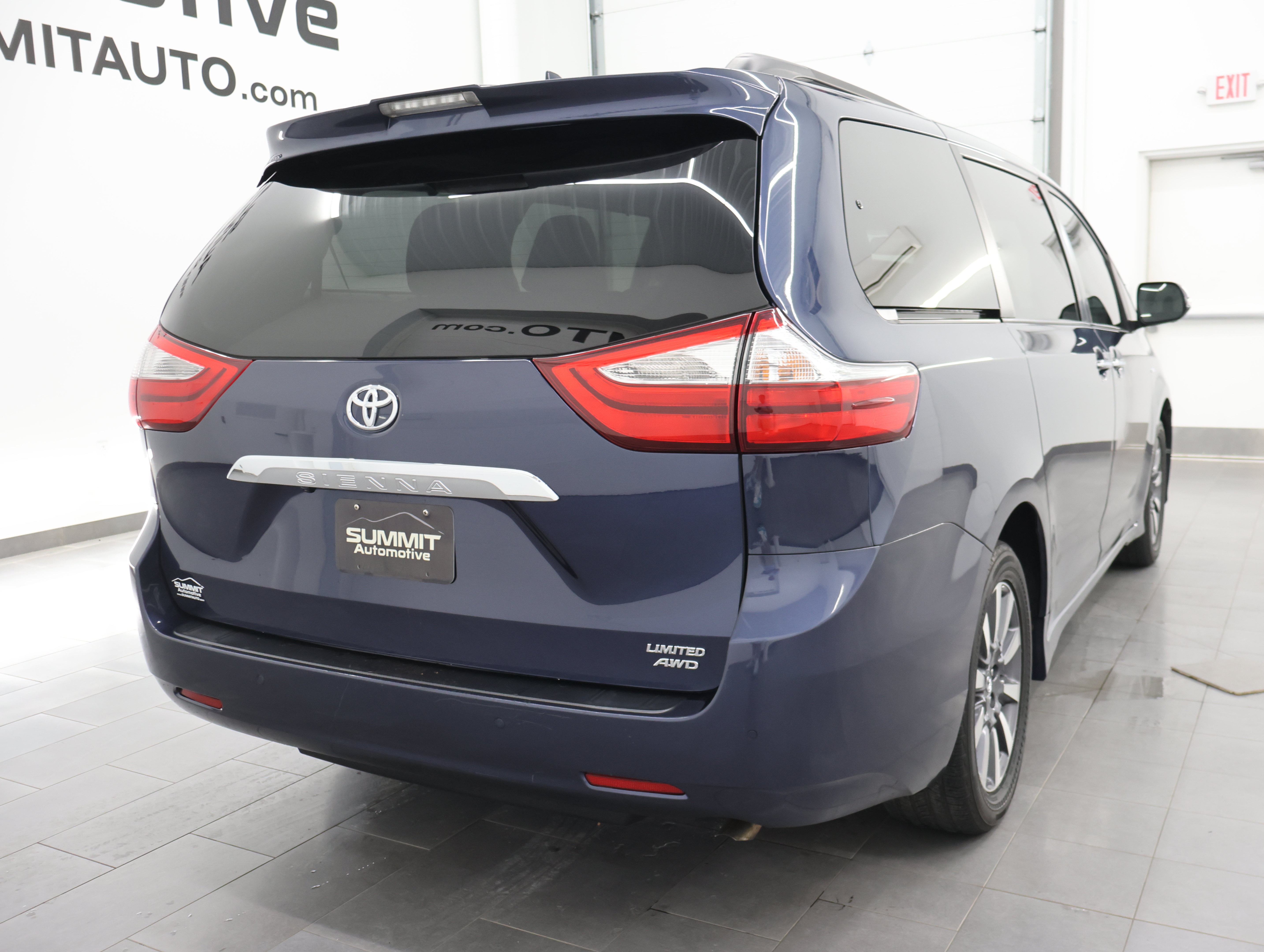 Used 2018 Toyota Sienna Limited Premium AWD/4WD image 5