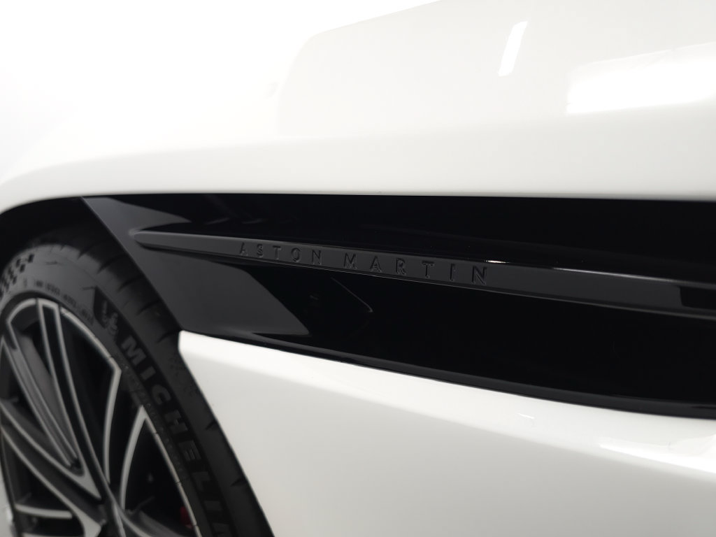 Used 2025 Aston Martin DB12 Coupe RWD image 38