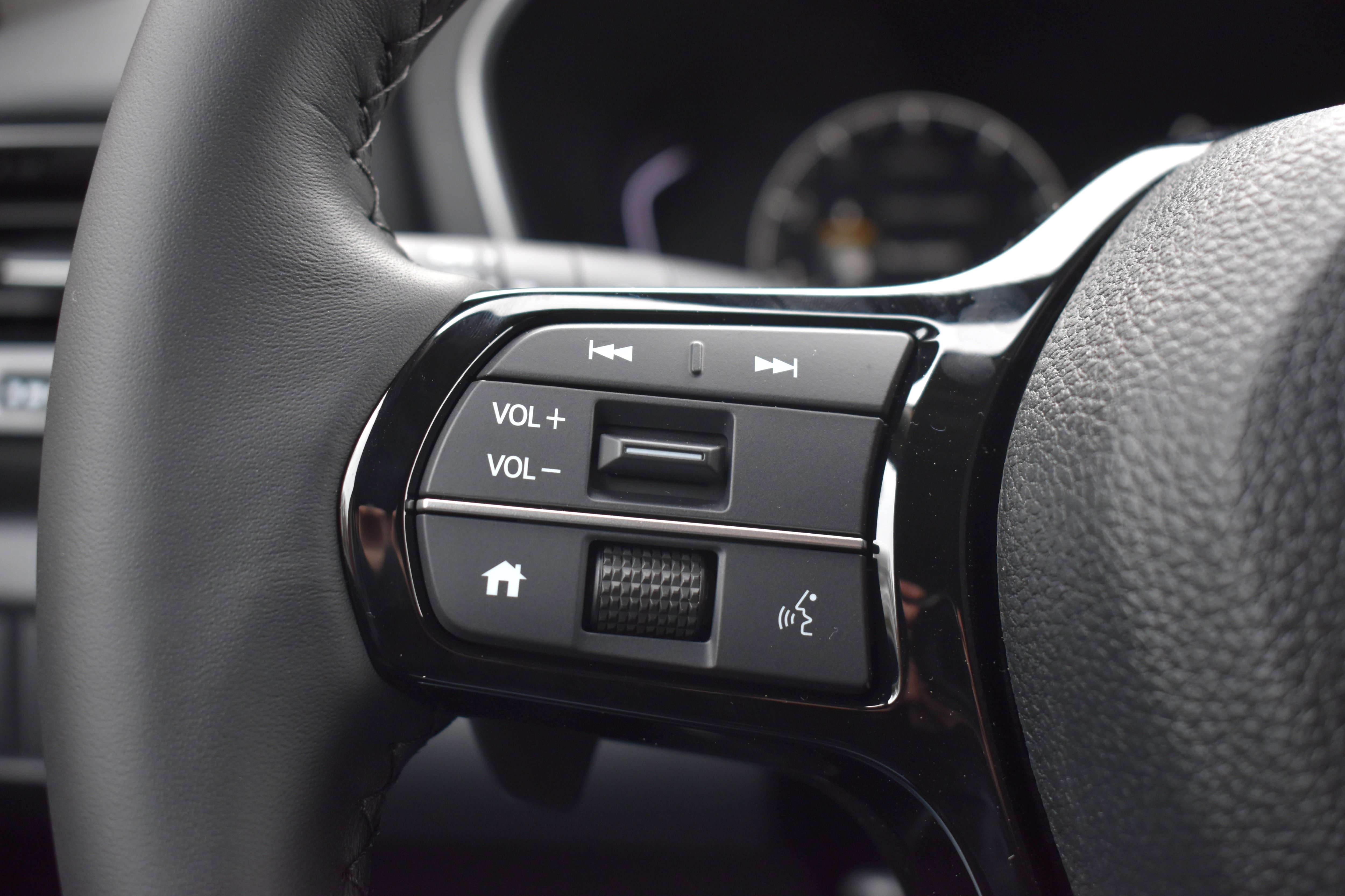 New 2025 Honda Pilot Touring image 11