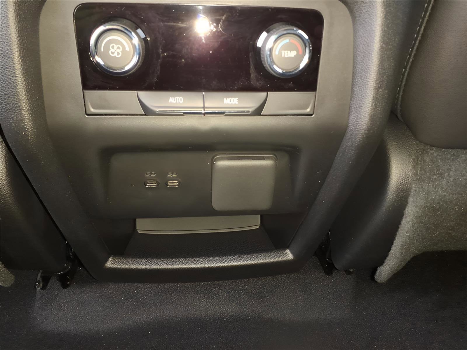 New 2026 Chevrolet Traverse LT w/ Sun and Wheel Package image 13