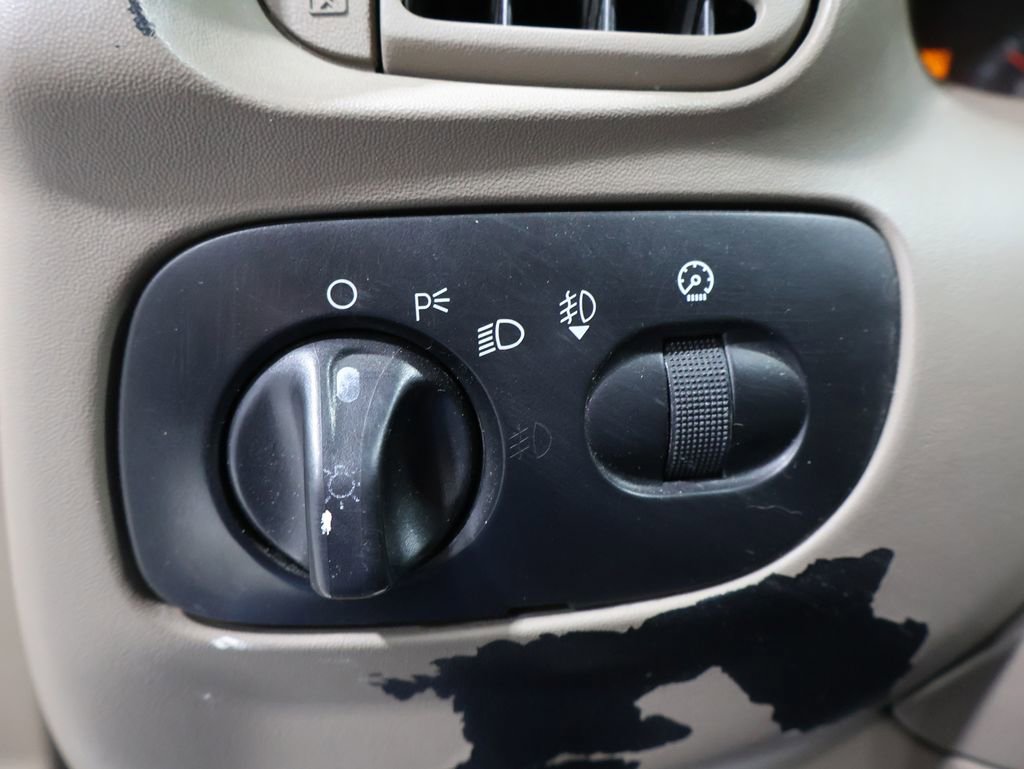 Used 2003 Ford F150 XLT image 26