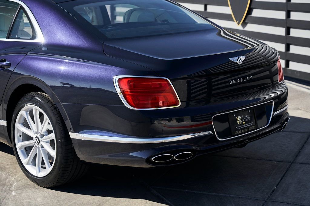 Used 2024 Bentley Flying Spur V8 AWD/4WD image 10