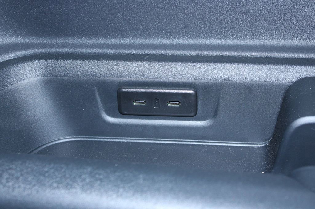 Used 2025 Ford Expedition Platinum w/ Driver's Package AWD/4WD image 28