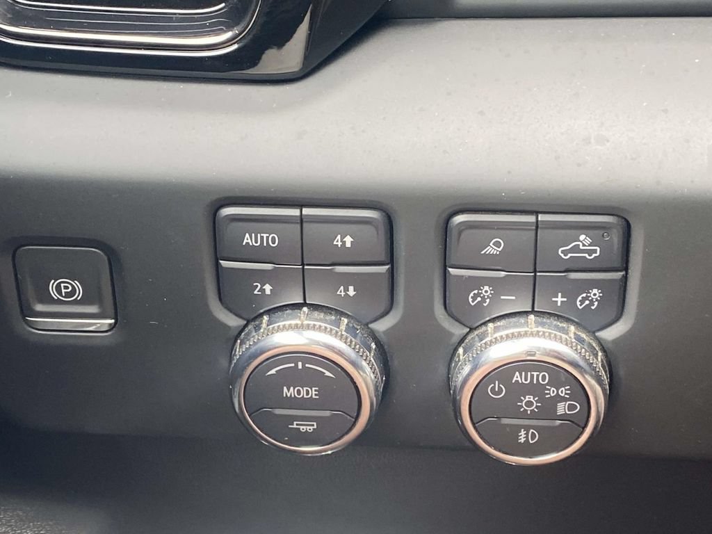 Used 2024 GMC Sierra 1500 AT4 w/ AT4 Preferred Package AWD/4WD image 34
