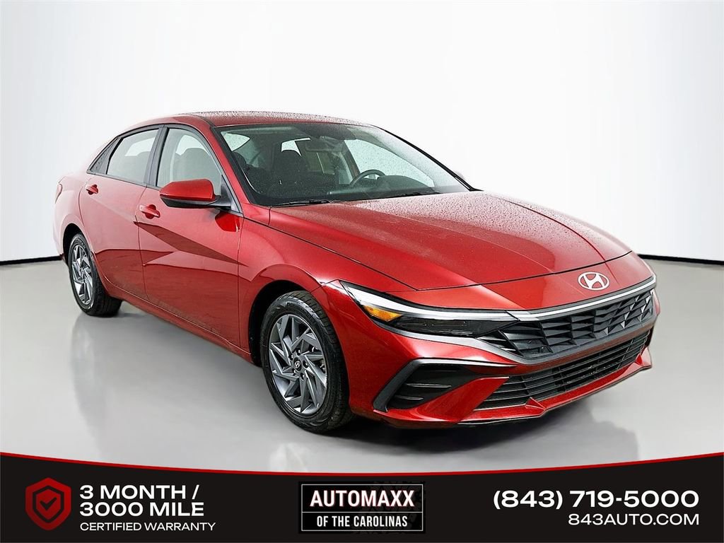 Used 2024 Hyundai Elantra SEL image 1