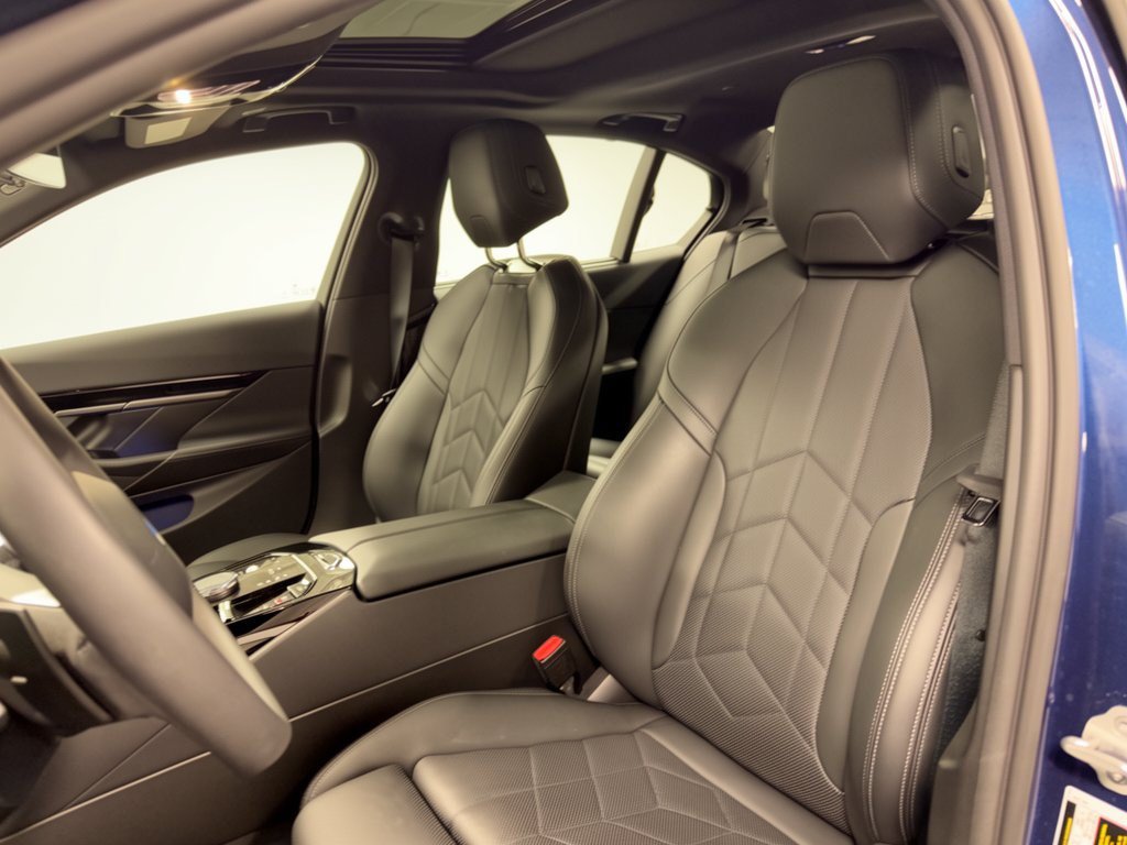 Certified 2026 BMW 530i RWD image 5