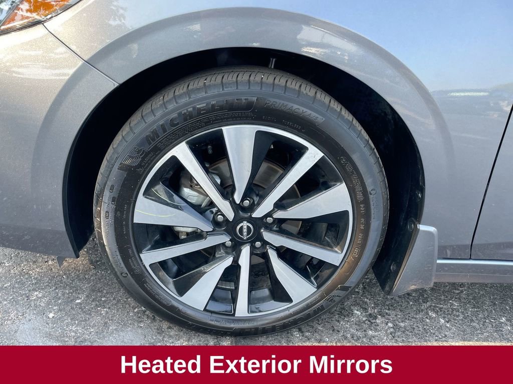 Used 2024 Nissan Sentra SV w/ SV Premium Package image 21