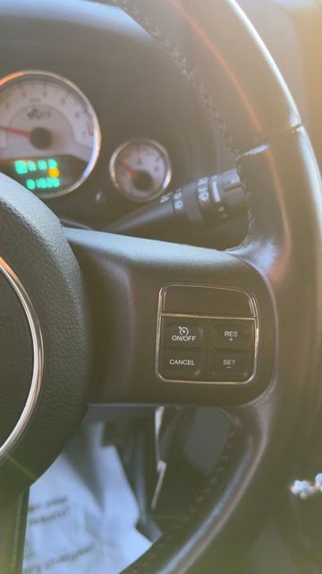 Used 2012 Jeep Wrangler Unlimited Rubicon w/ Connectivity Group image 12