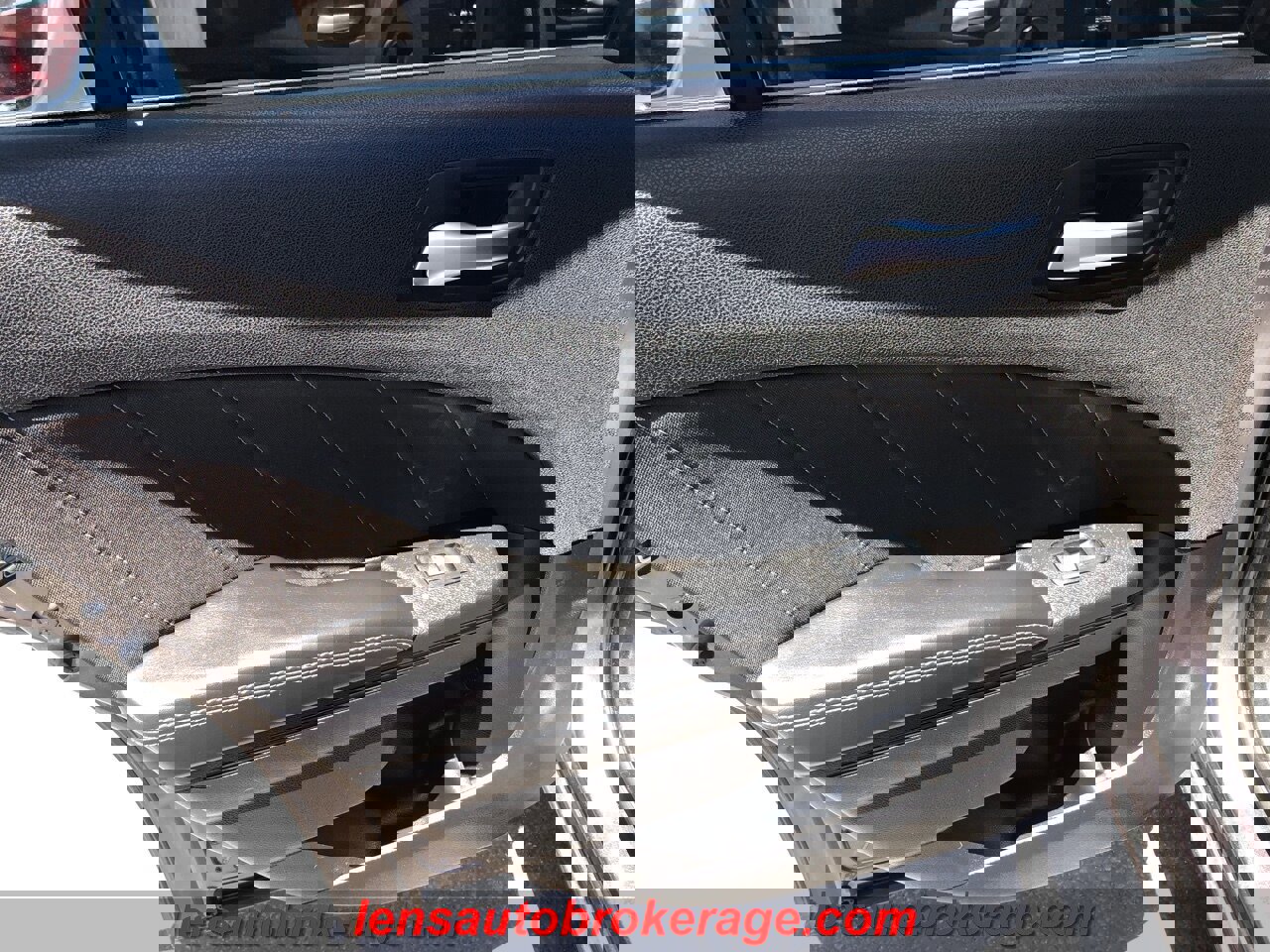 Used 2020 Dodge Charger SXT w/ Blacktop Package image 16