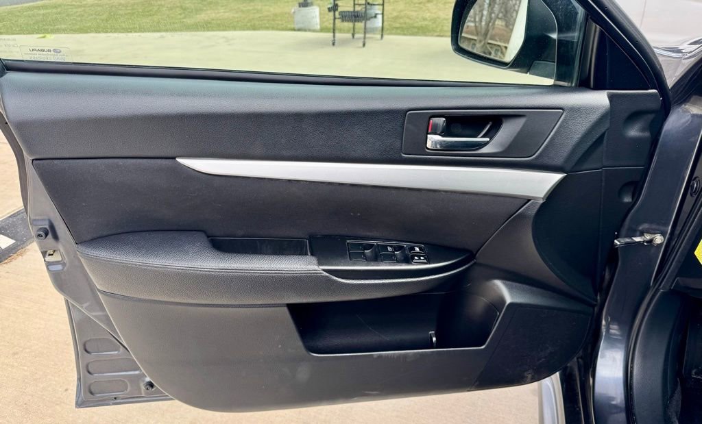 Used 2011 Subaru Legacy 2.5i Premium w/ All-Weather Pkg image 14