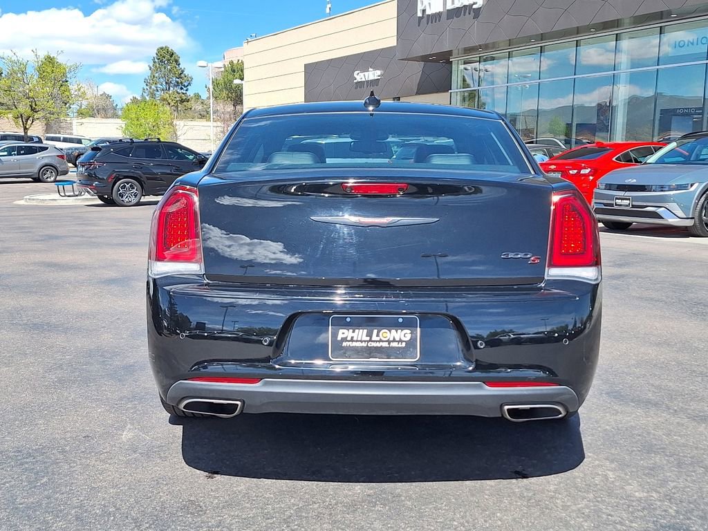 Used 2023 Chrysler 300 S w/ Comfort Group RWD image 4