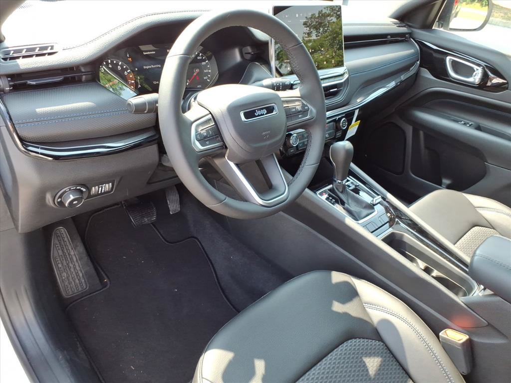 New 2026 Jeep Compass Latitude AWD/4WD image 3