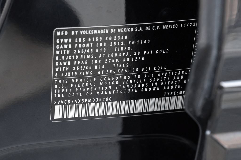 Used 2023 Volkswagen Tiguan SE R-Line FWD image 18