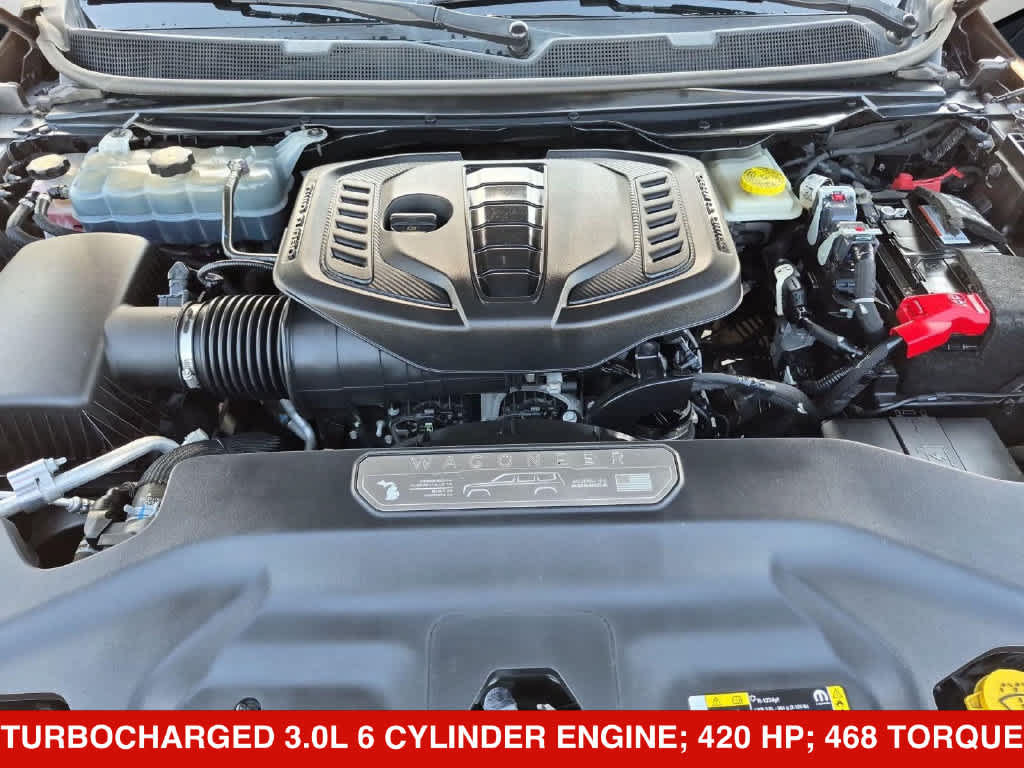 Used 2024 Jeep Wagoneer L Series II AWD/4WD image 14