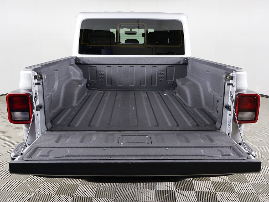 Used 2023 Jeep Gladiator Overland image 12