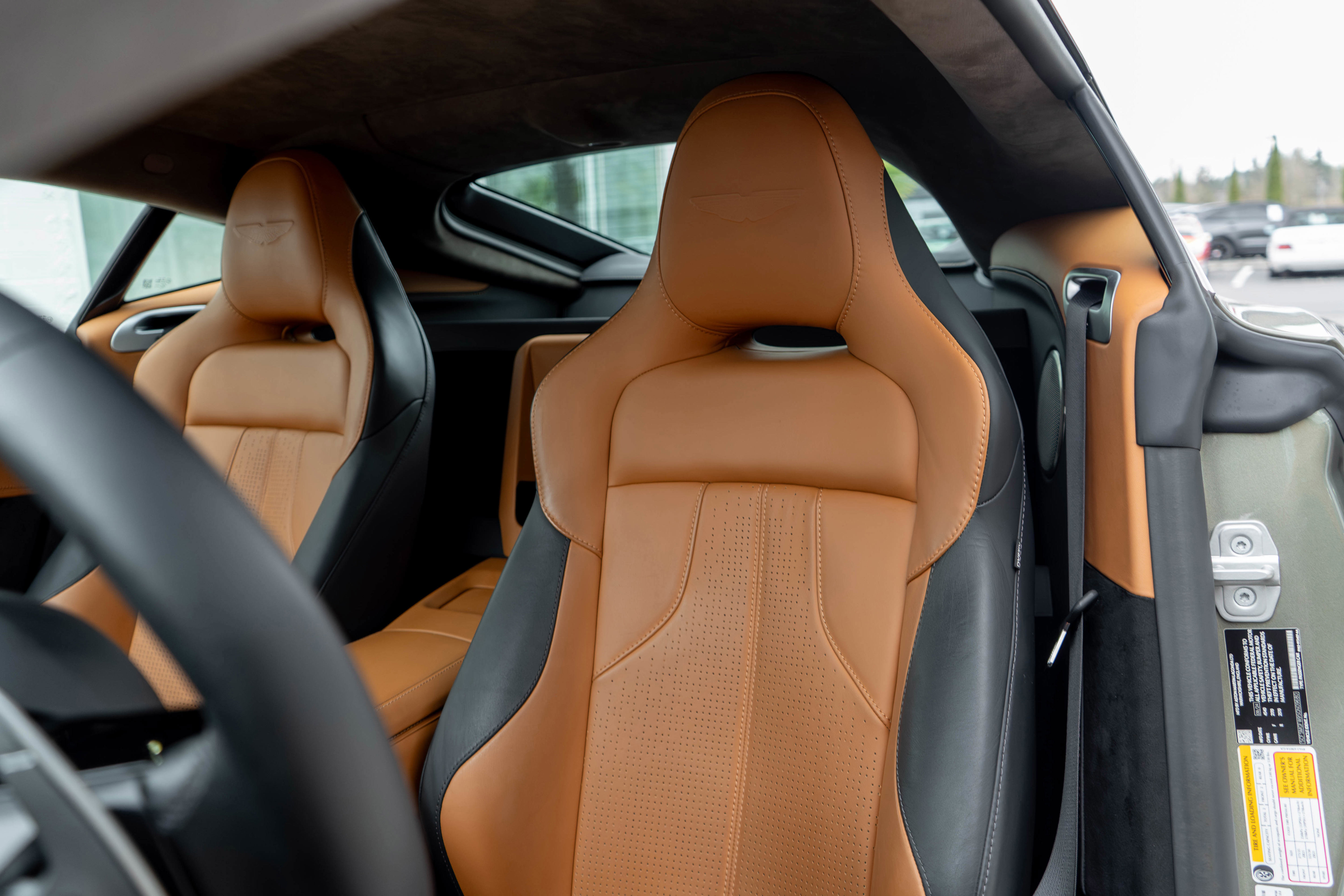 Used 2025 Aston Martin V8 Vantage Coupe image 10