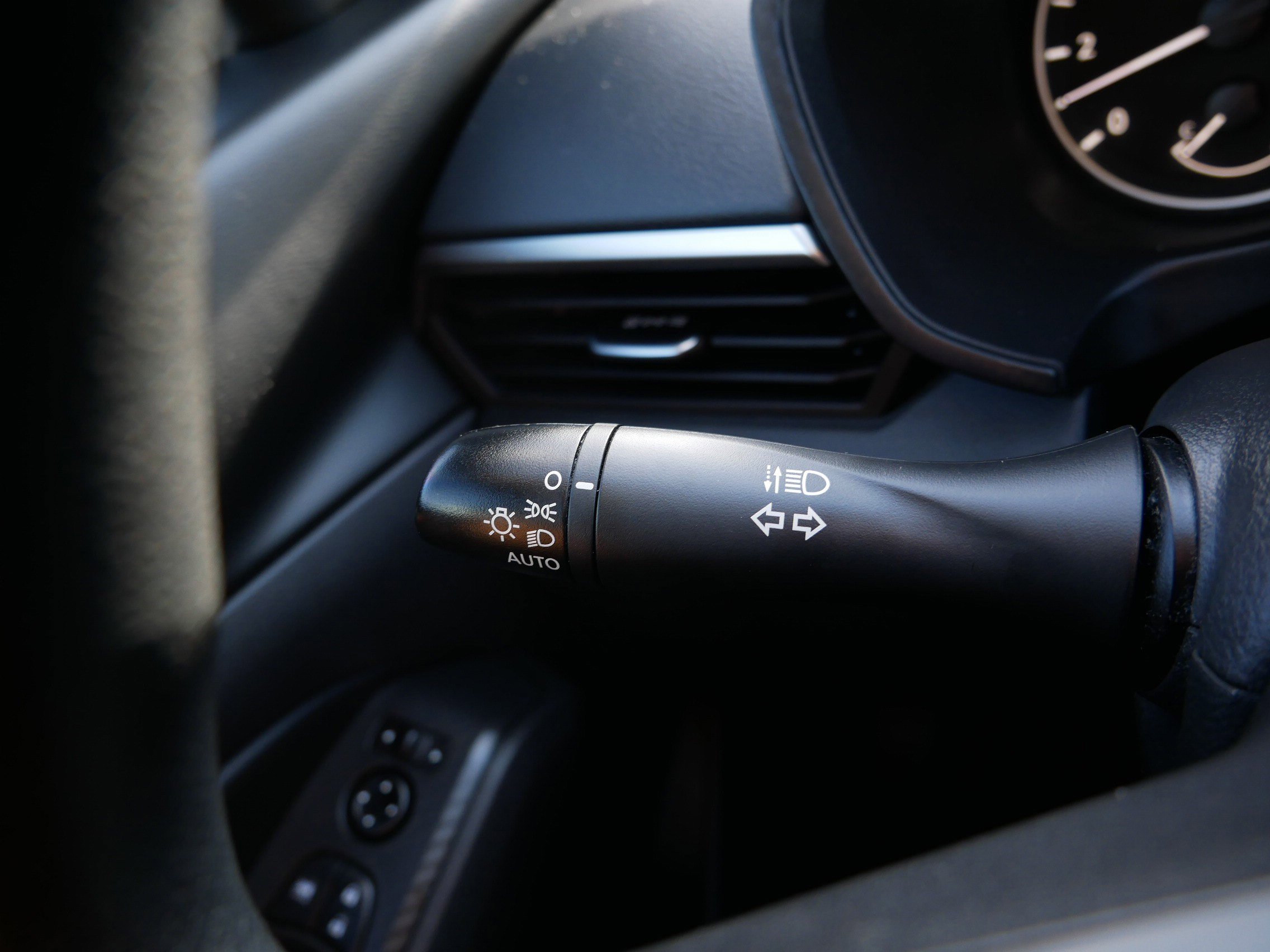 Used 2022 Nissan Altima 2.5 SV image 38