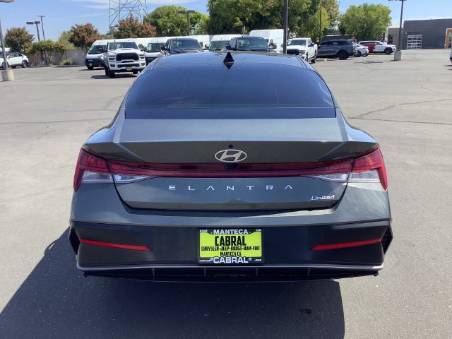 Used 2025 Hyundai Elantra Limited FWD image 28