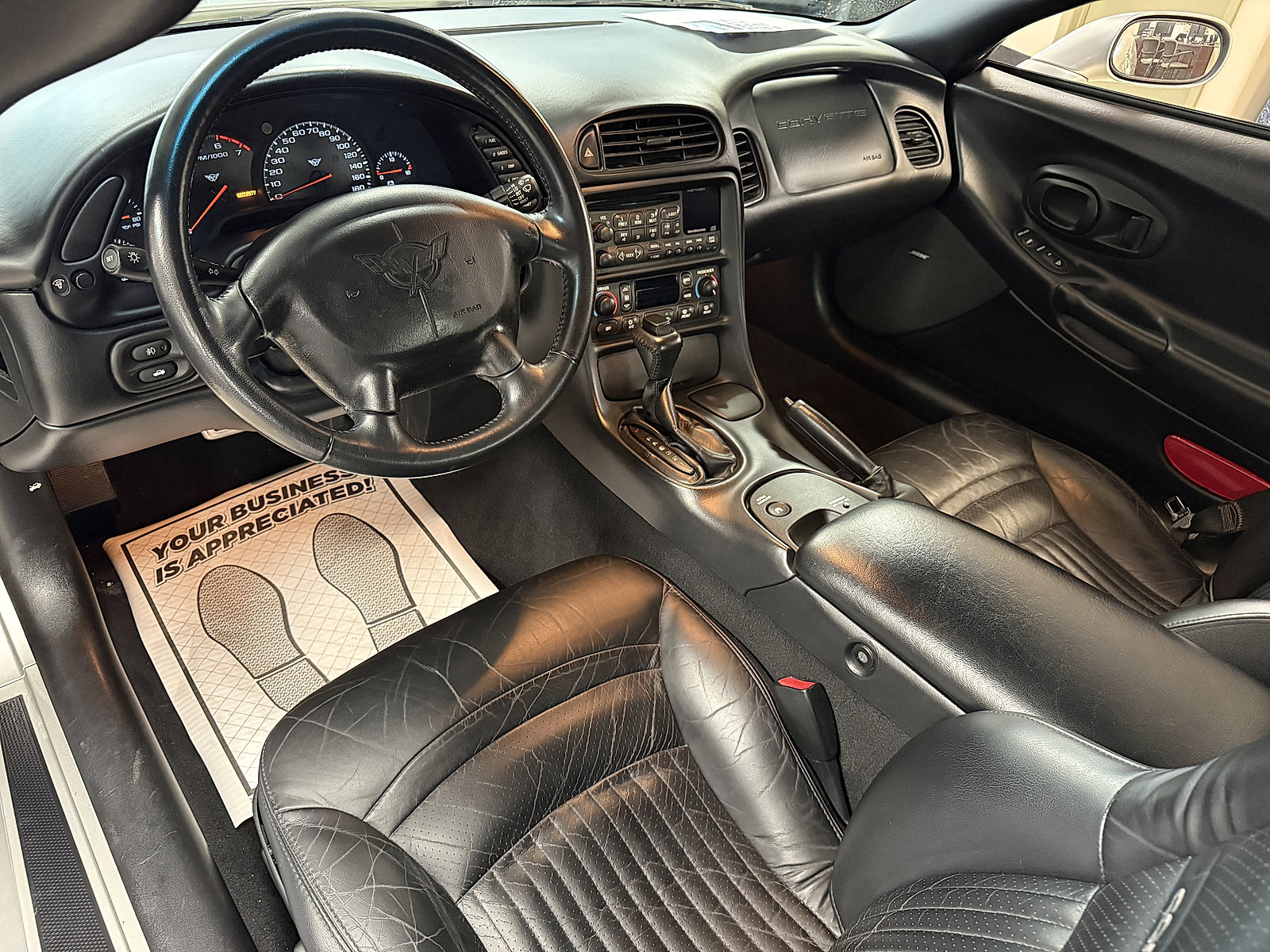 Used 2004 Chevrolet Corvette Coupe image 17