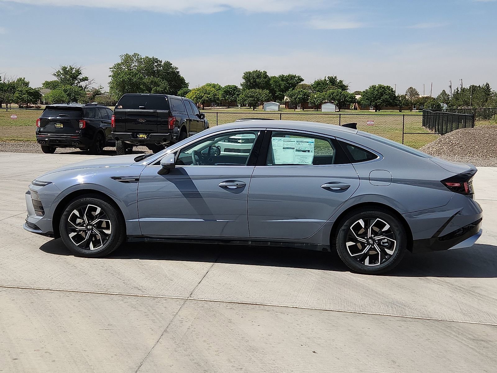 New 2025 Hyundai Sonata SEL FWD image 2