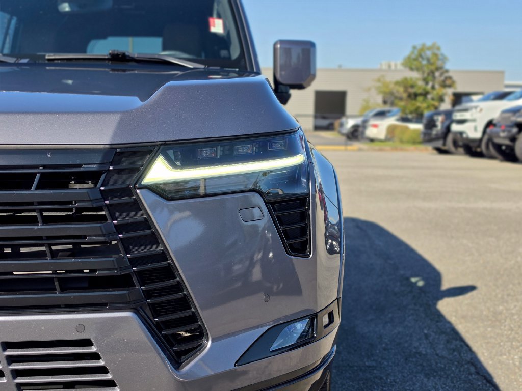 Used 2025 Lexus GX 550 w/ Accessory Package (Z1) AWD/4WD image 11