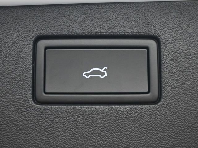 New 2026 Volkswagen Tiguan SE R-Line image 16