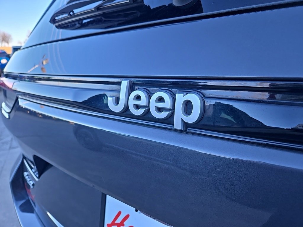 Used 2025 Jeep Grand Cherokee Summit image 19