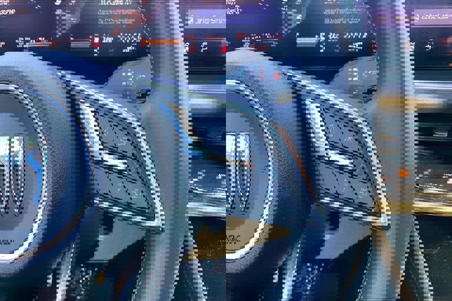 Certified 2025 Buick Envision Preferred image 24