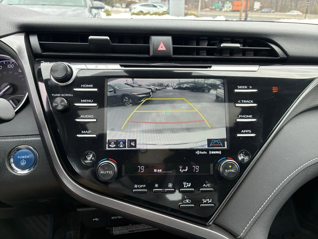 Used 2020 Toyota Camry SE w/ Sunroof Package image 29