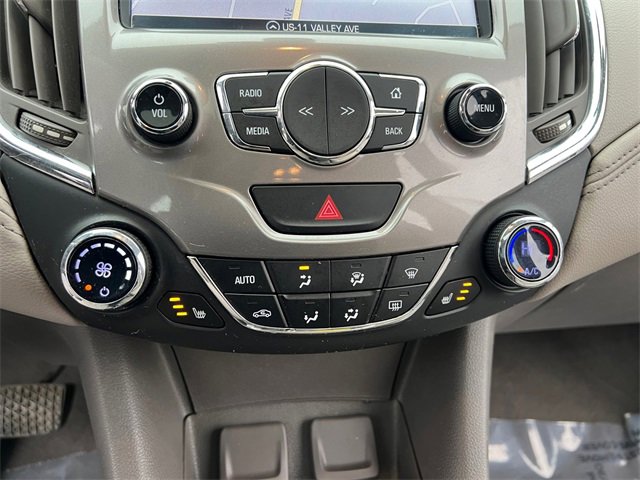 Used 2017 Chevrolet Cruze Premier image 28