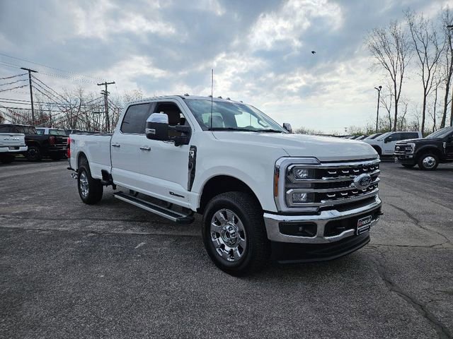 Used 2025 Ford F350 Lariat w/ Chrome Package image 2