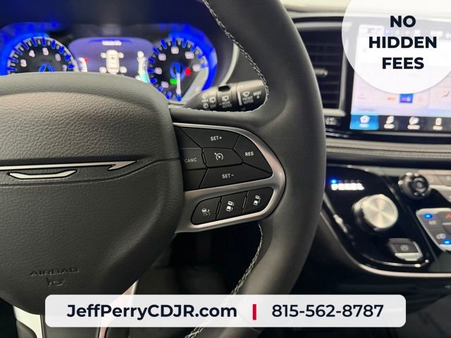 New 2027 Chrysler Pacifica Select AWD/4WD image 12