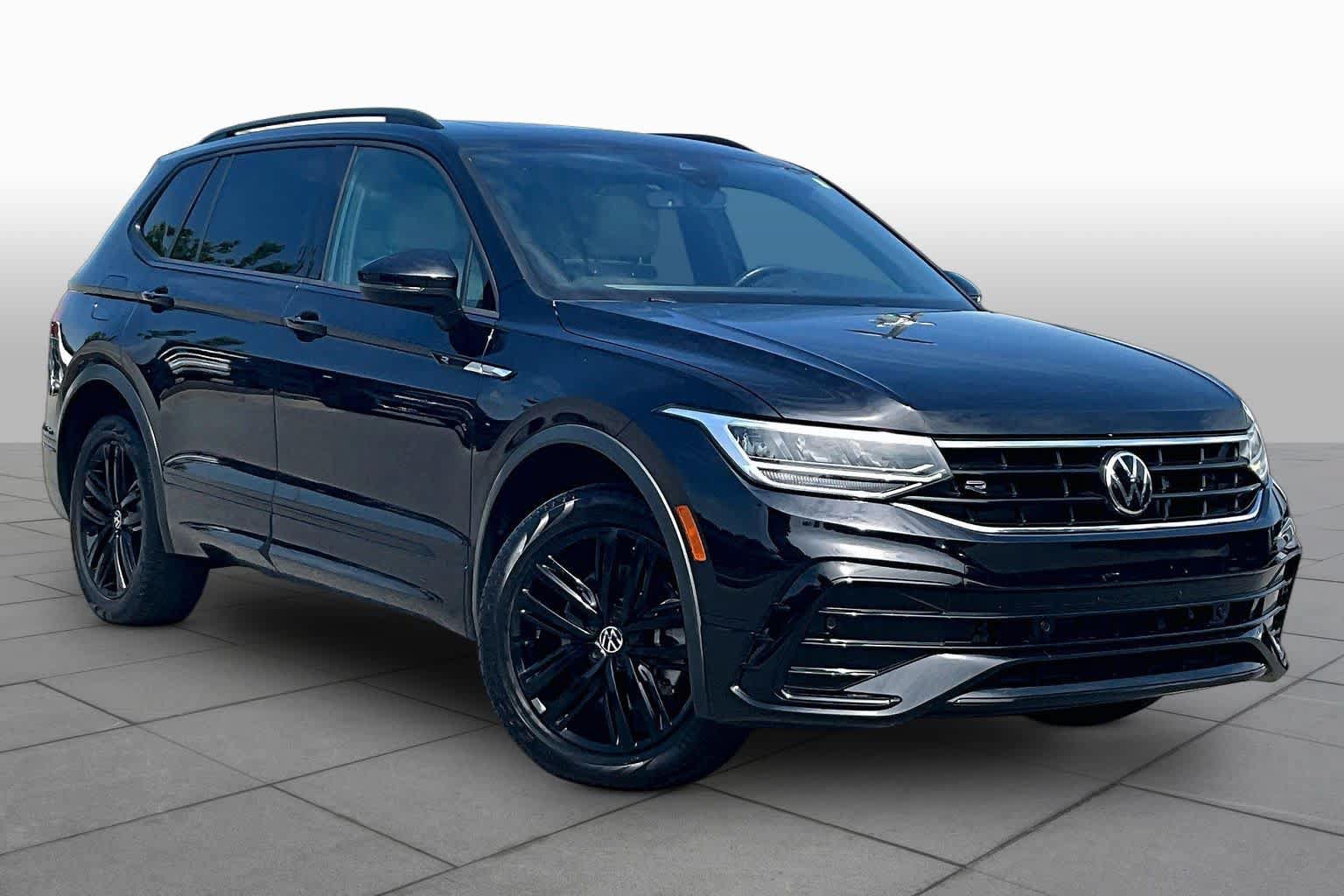 Used 2022 Volkswagen Tiguan SE R-Line AWD/4WD image 2