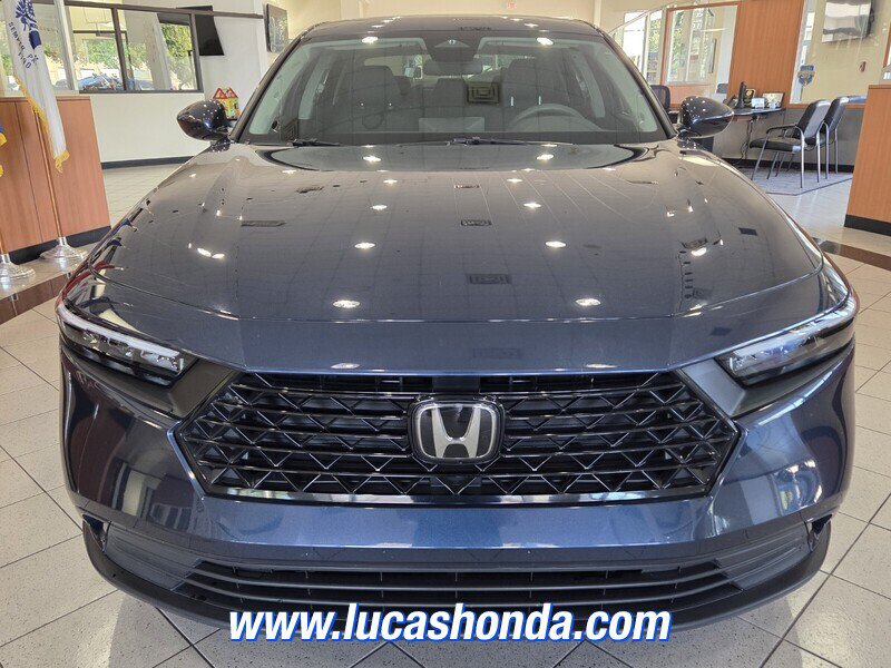 Used 2023 Honda Accord EX image 2