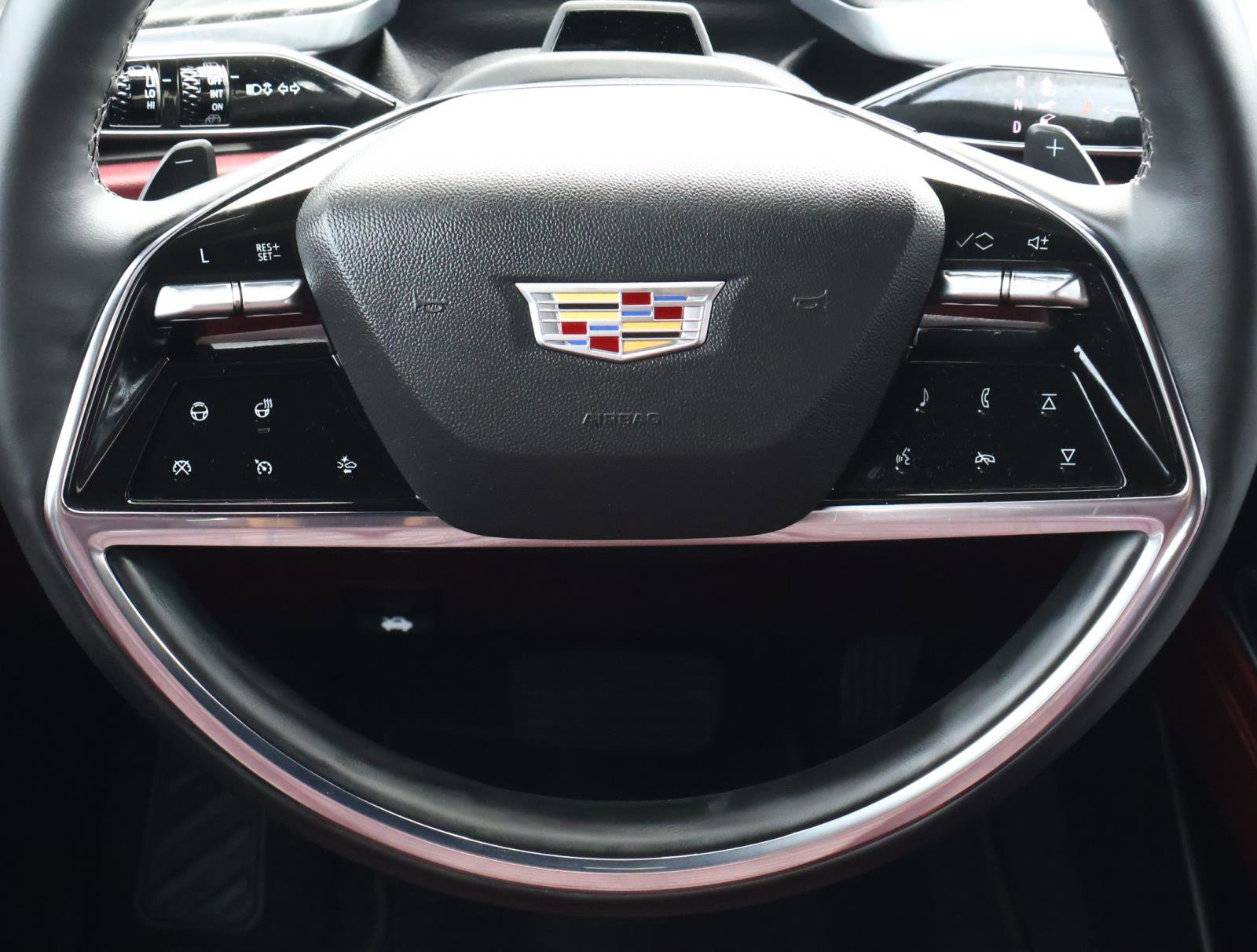 Used 2025 Cadillac Escalade Premium Luxury RWD image 15