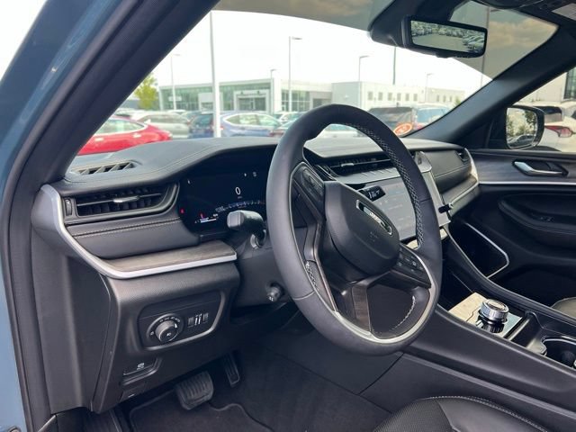 Used 2026 Jeep Grand Cherokee L Limited AWD/4WD image 9