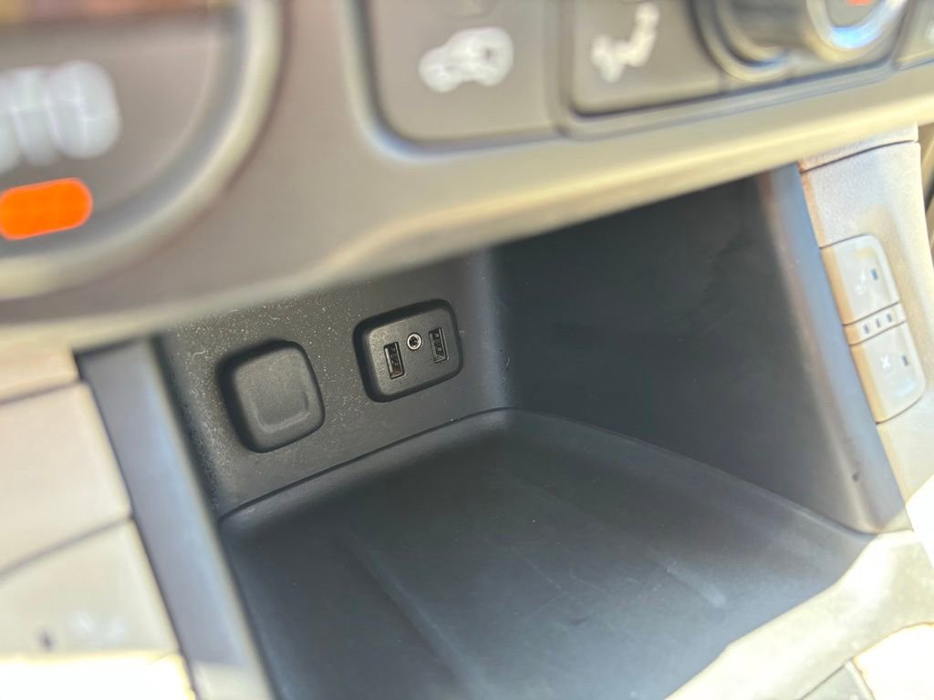 Used 2017 GMC Acadia Denali AWD/4WD image 32