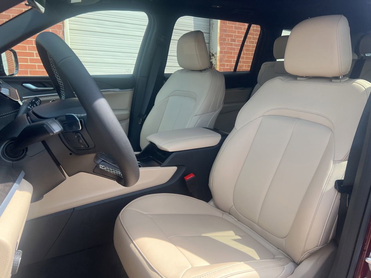 New 2026 Jeep Grand Cherokee L Limited w/ Limited Altitude Package AWD/4WD image 14